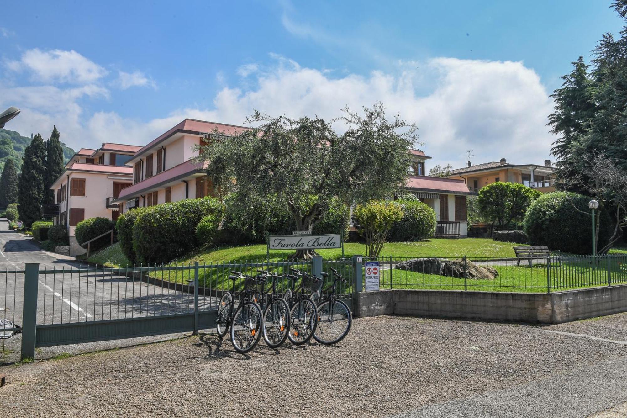 Appartement Favola Bella The Panoramic Penthouse à Bardolino Extérieur photo